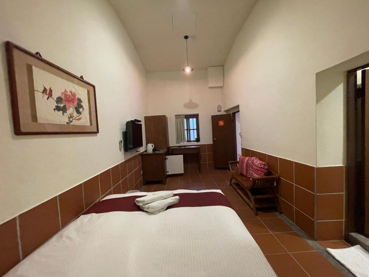 左營蓮潭郭家百年古厝 Hotel Kaohsiung Bagian luar foto