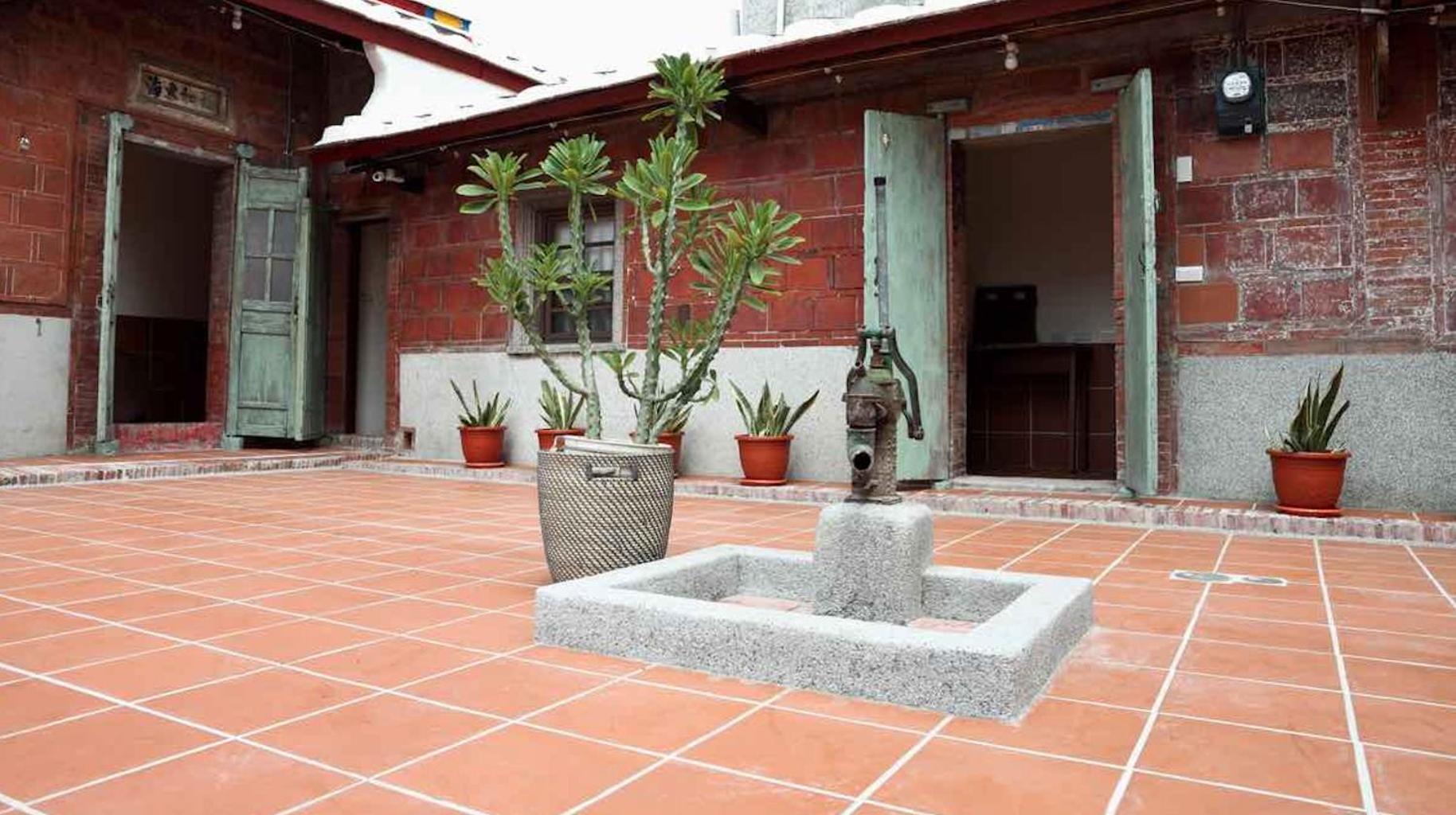 左營蓮潭郭家百年古厝 Hotel Kaohsiung Bagian luar foto